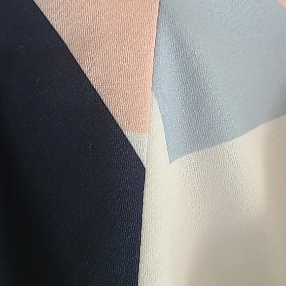 Small drese - Picture 2 of 2